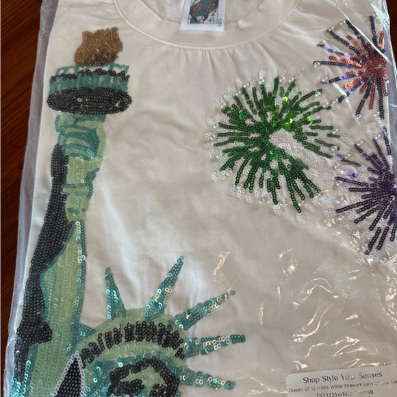 QUEEN OF SPARKLES White and Green Short Sleeve Tee - Picture 7 of 10